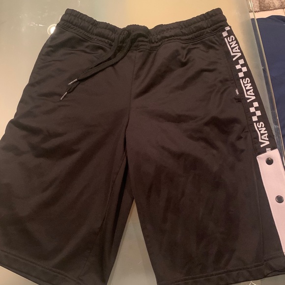 Unisex VANS black shorts - Picture 2 of 2